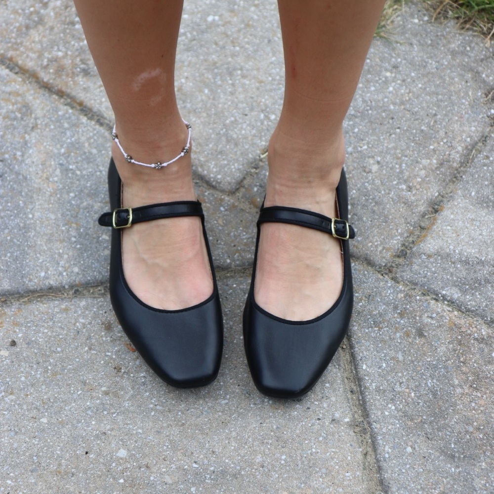 Time and Tru Black Flats with Strap and Minimalist Design